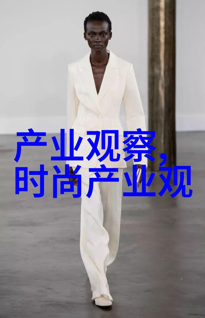 时尚界的新宠儿2023春夏服装最新流行趋势色彩鲜明的印花裙复古元素的男士外套