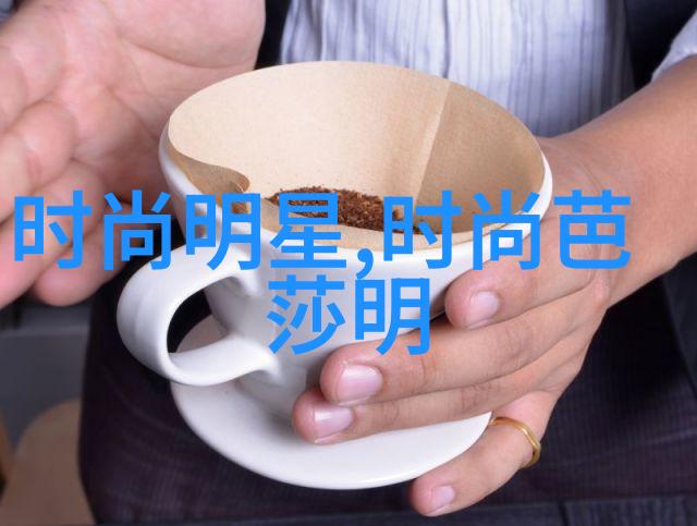 社会规范与个人追求分析女扮男装电影中的角色矛盾