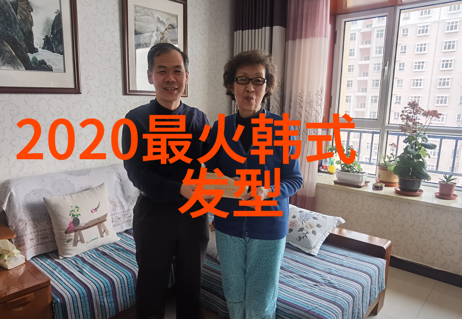 2021年流行时装简约复古与未来主义的融合