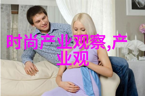 秋天女生若是要随风起舞穿上颜值满分的衣裳那眼影更是如同画家手中的彩笔将2021年最流行的金色和紫罗兰