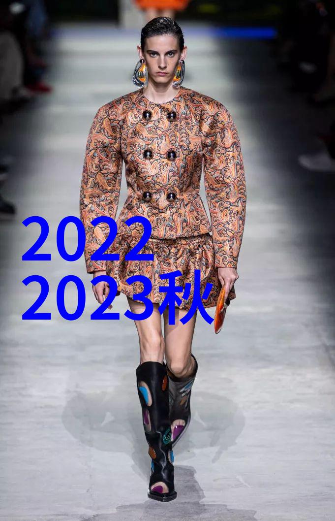 春夏时节的轻盈之选2021半身裙风格演绎女性时尚轻盈设计春夏必备