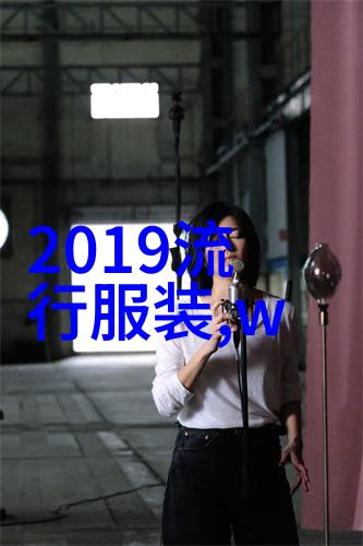 2022春夏时尚风向轻盈色彩与舒适实用共存的流行趋势