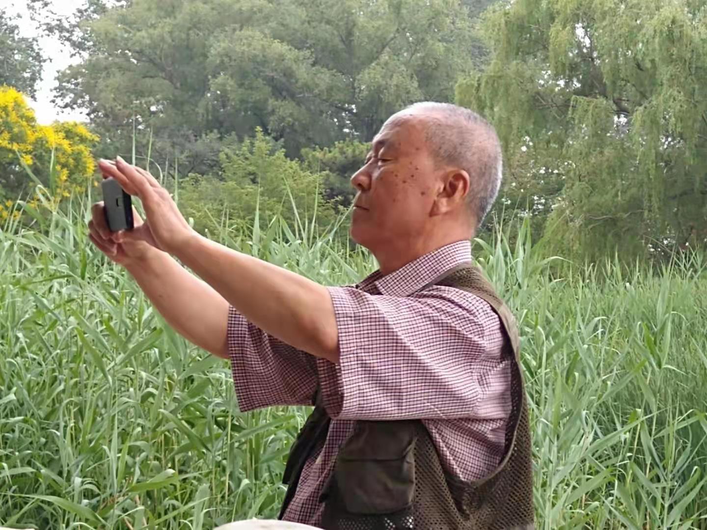 冬季时尚潮流打造个性化的暖意穿搭