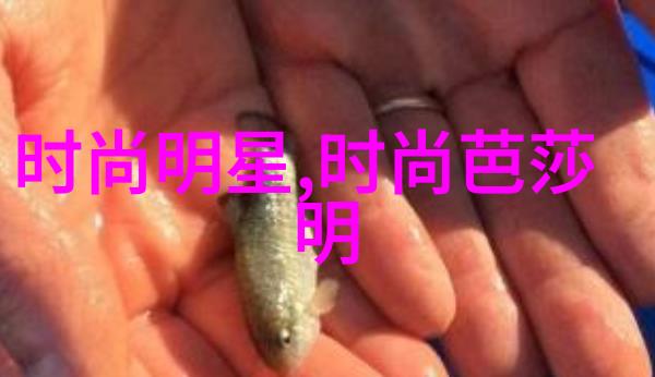 彩虹圈我家的窗台上挂着那幅让人心旷神怡的彩虹画