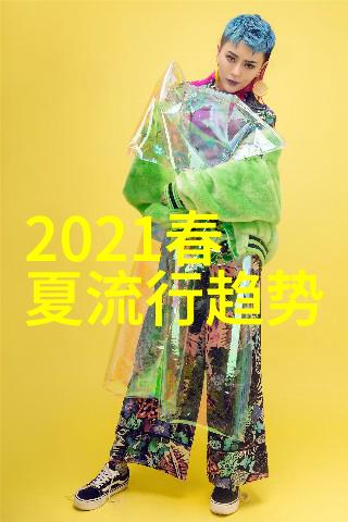 2021年夏季女流行指南短裙凉鞋与小号包的完美组合